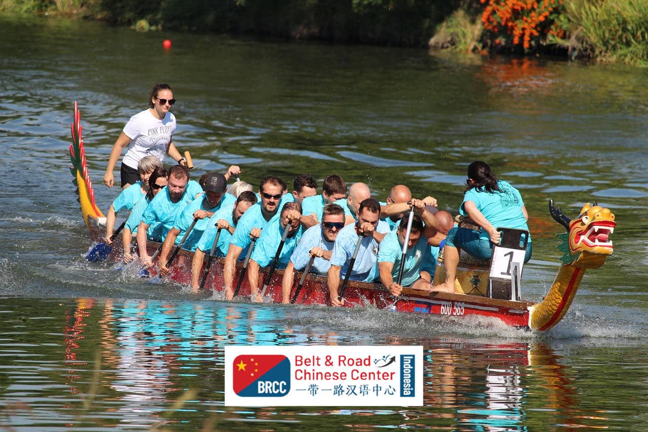 dragon boat festival atau perahu naga