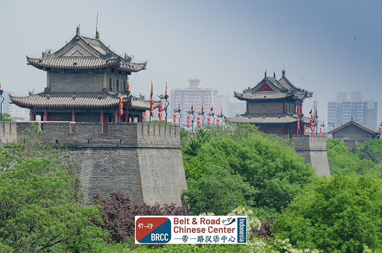 Tembok Kota Kuno Xi'an Ancient City Wall peninggalan Dinasti Ming yang masih terawat sepanjang 13 kilometer