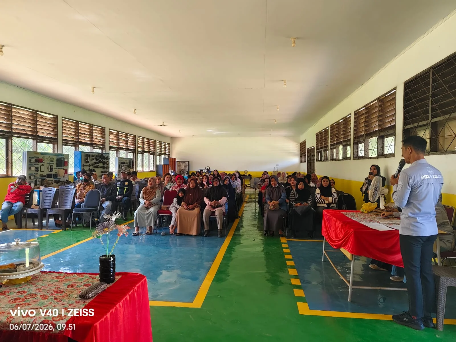 Panel narasumber Sosialisasi Program Bahasa Mandarin Persiapan Kerja di SMKN 9 Kolaka