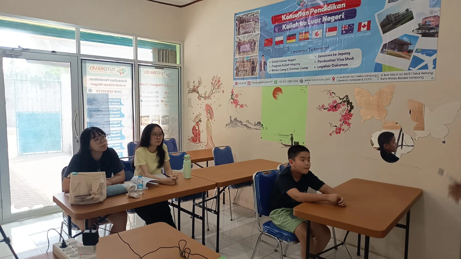Kursus bahasa Mandarin di Bandar Lampung Suasana ruang kelas kursus bahasa Mandarin di Bandar Lampung